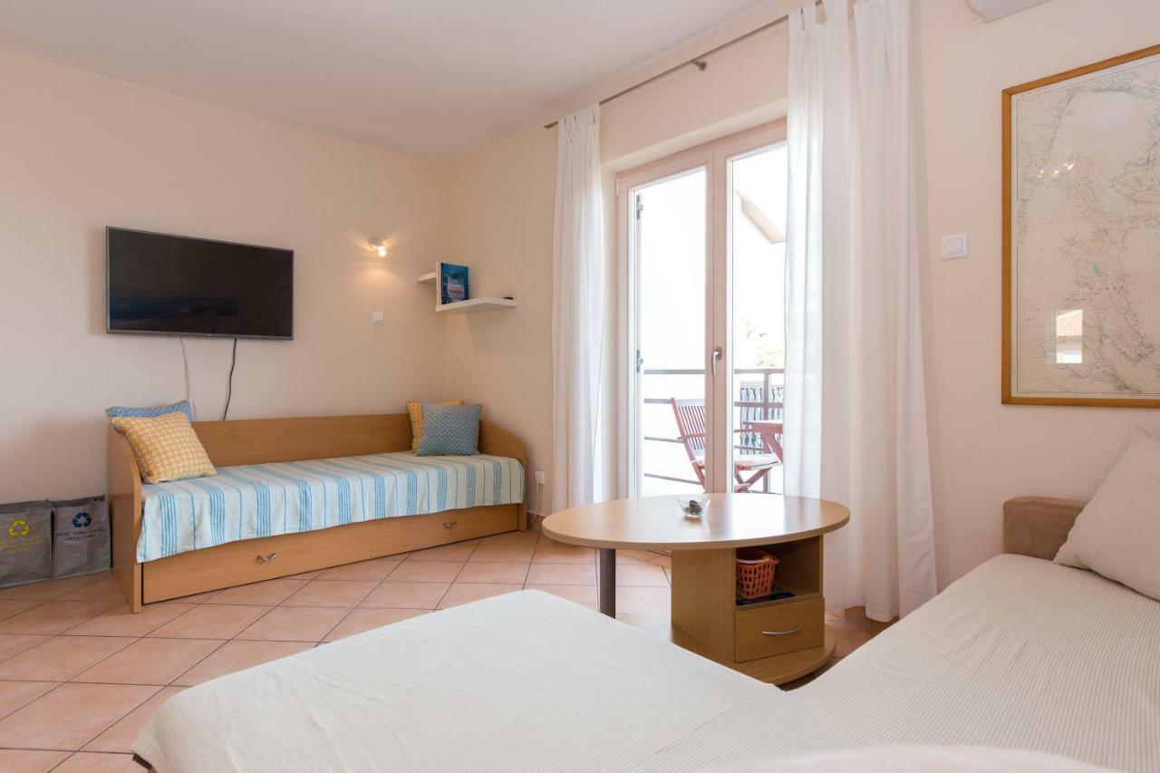 Apartments Marta Krk Town Dış mekan fotoğraf